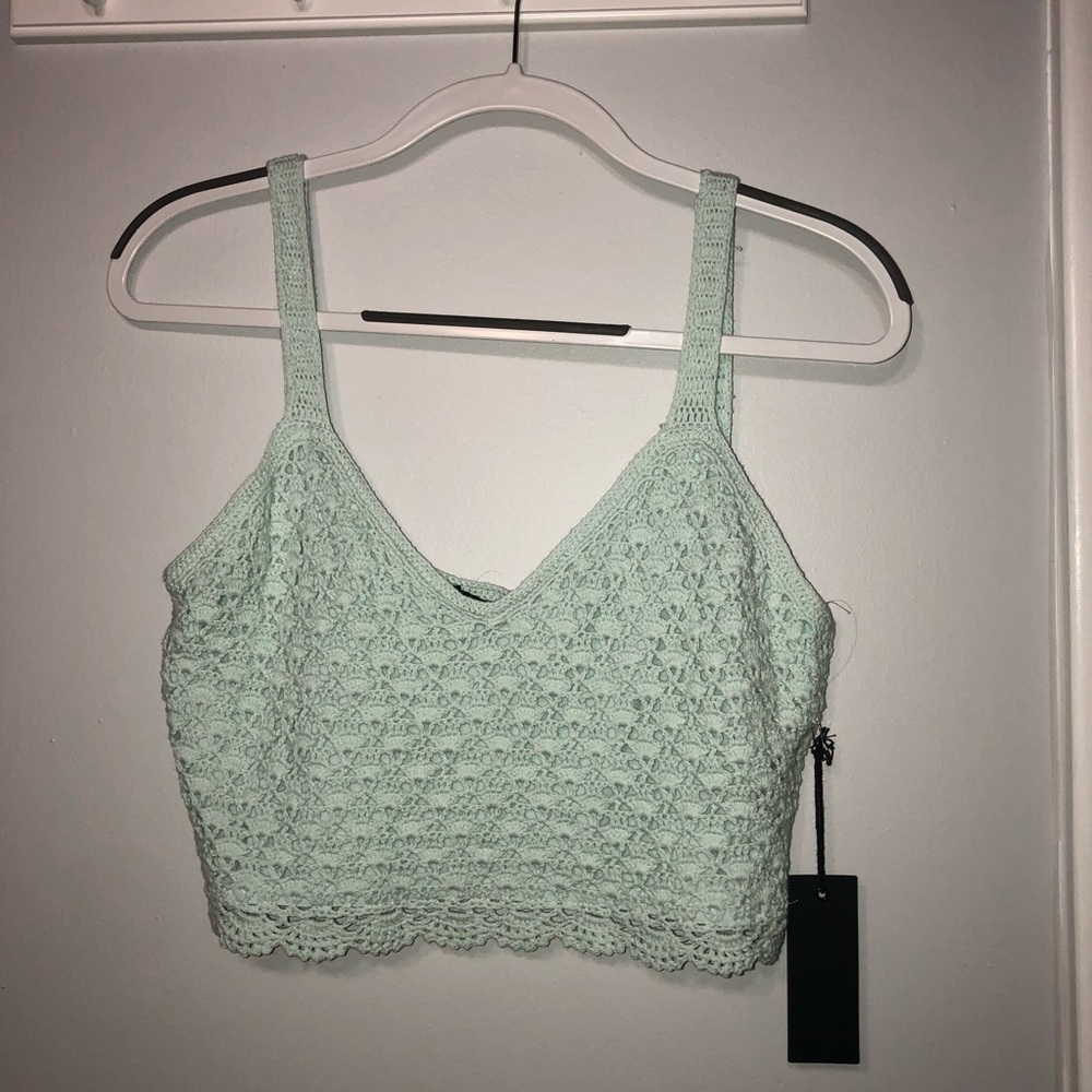 💥*NWT* Mint Crochet Crop Top